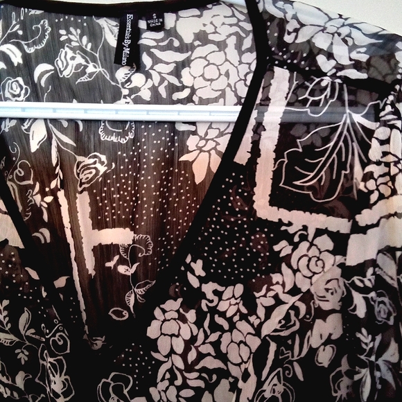 Milano Floral Peplum Blouse with Faux Belt - Picture 5 of 12